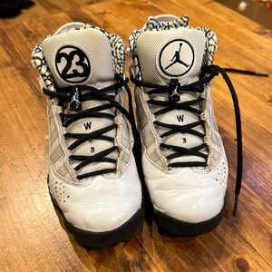 Air Jordan gently used 5.5y dj6163-107